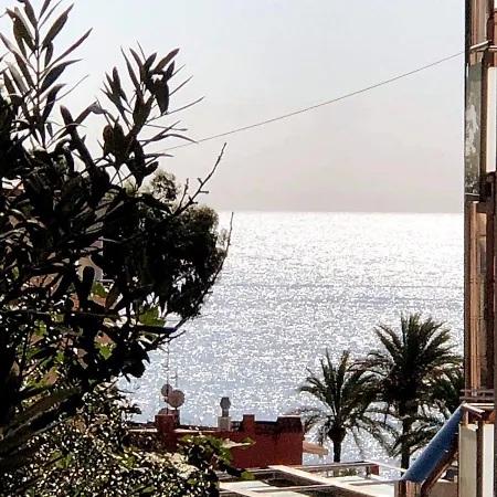 Apartment Equipped With Sea Views *